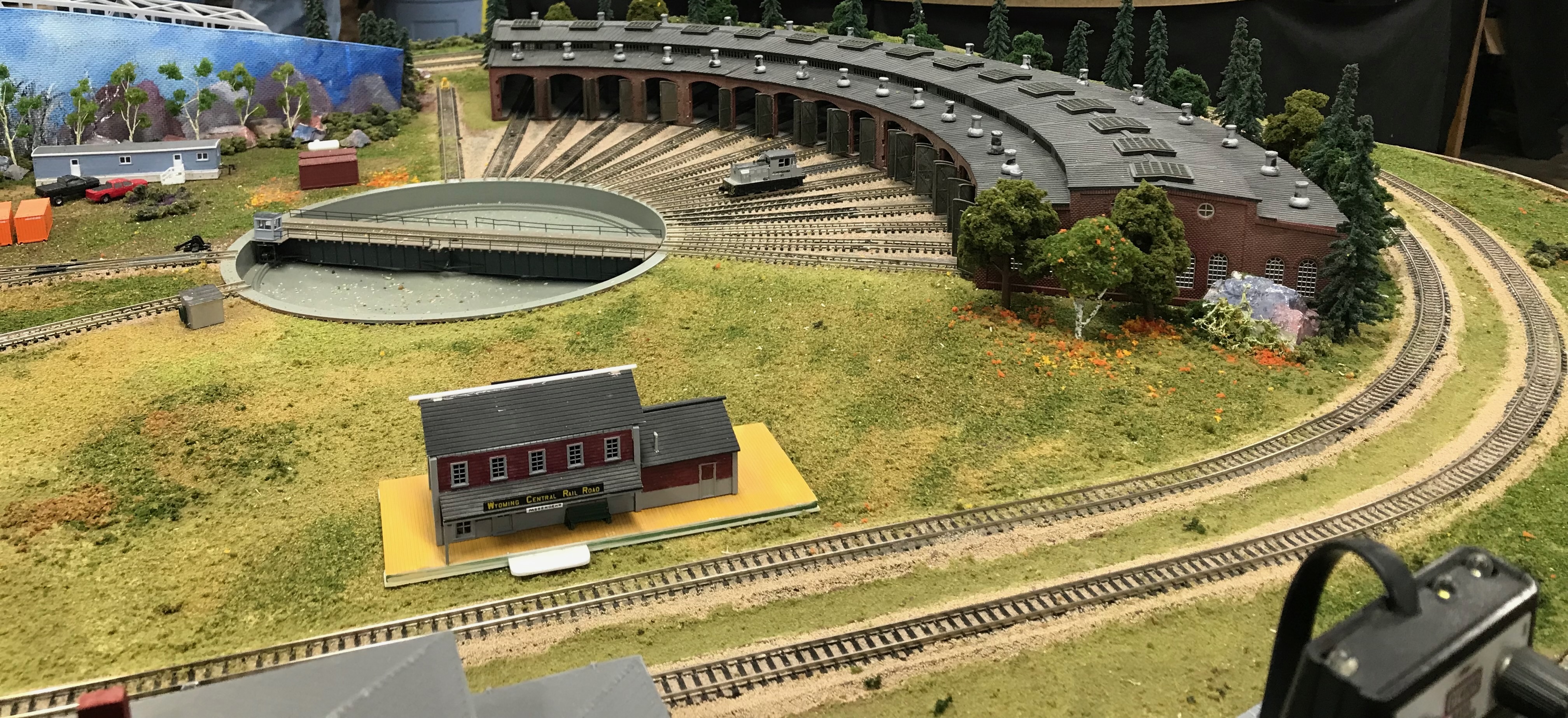N Scale Roundhouse